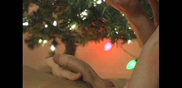  Cumming Under the Christmas Tree